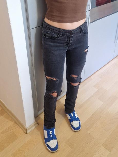 Džíny tmavě šedé s dírama next, next,152