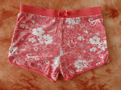 Kraťasy s kytičkami, cherokee,116