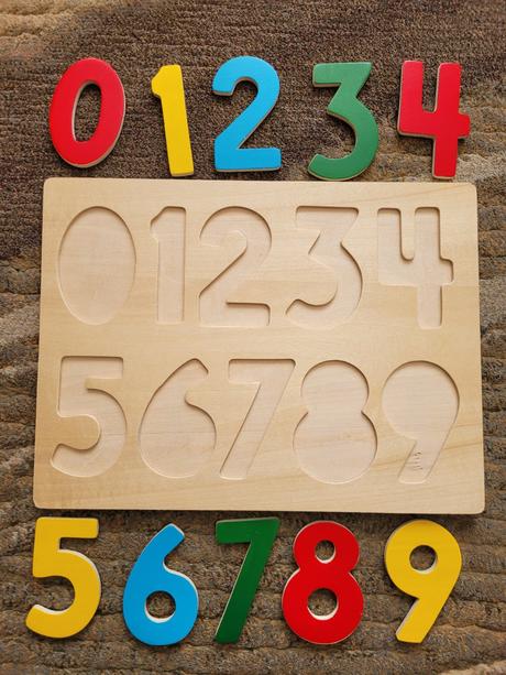 Dřevěná vkládačka čísla, číslice,