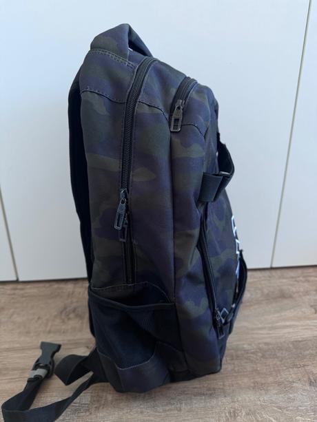 Školní batoh meatfly maskáč, 24 l, 