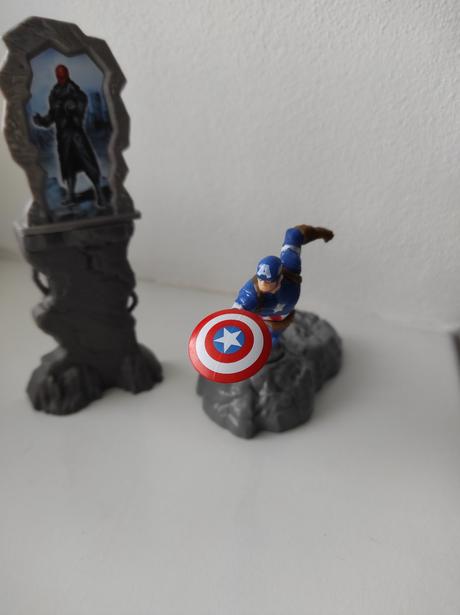 Captain america kinder maxi, 