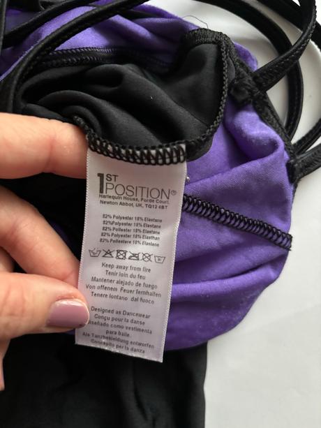 An14/ dres gymnastický - v.cca 6/8 let, 122