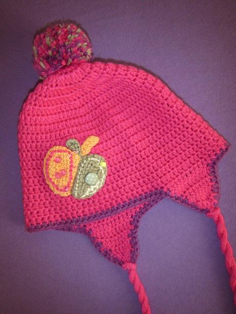 2x ručne pletené čepičky copánky,98, 98