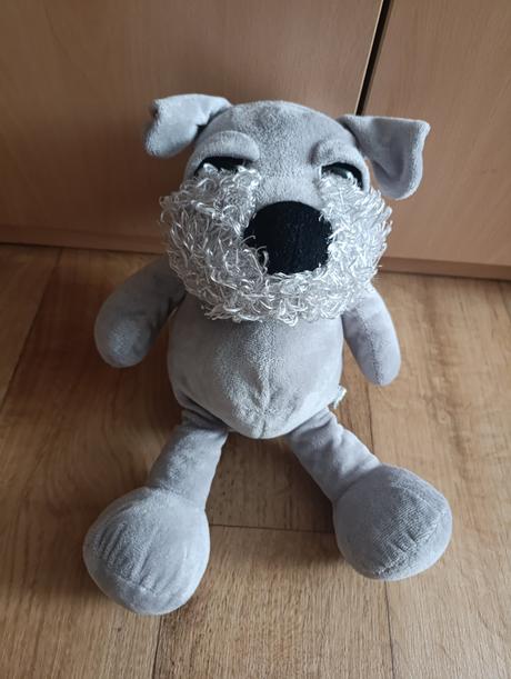 Plyšák šedý pes, 
