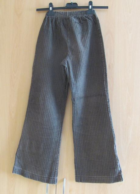 Hnědé manšestrové kalhoty, 152