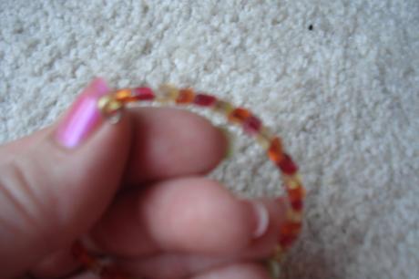 Náramek z korálků,