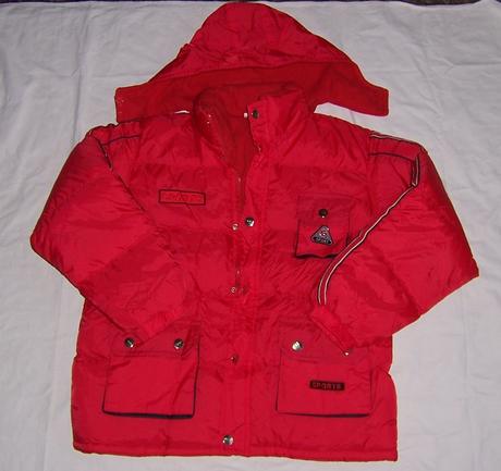 Červená zimní bunda s kapucí, 140