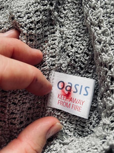 Bolérko hačkované s flitri - v.cca 10 let, 140