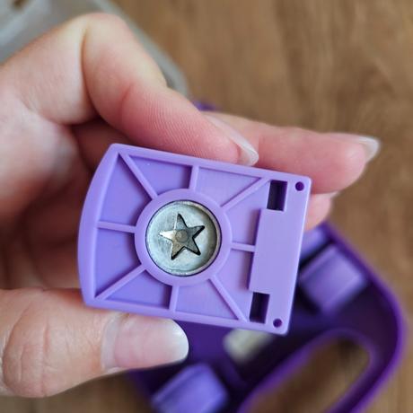 Crelando sada děrovaček s různými motivy,