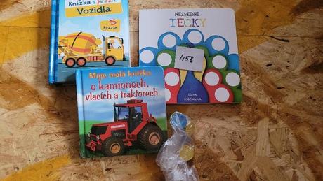 3x kniha (puzzle, vkládání puntíků),