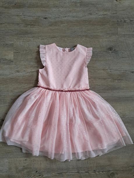 Tylové slavnostní šaty, 134