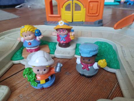Krásná vláčkodráha fisher-price little people,