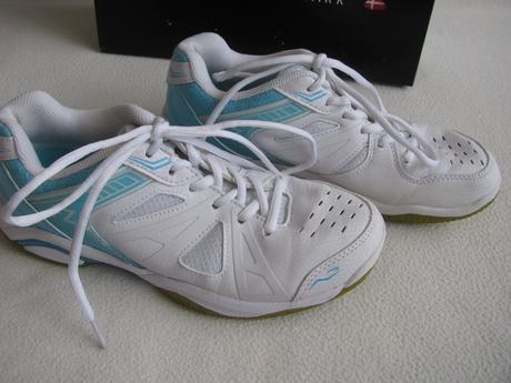 Sálová badmintonová sportovní obuv,