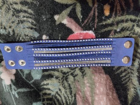 Semišové náramky, 