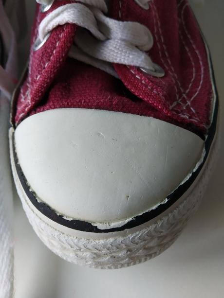 Vínové tenisky, 30