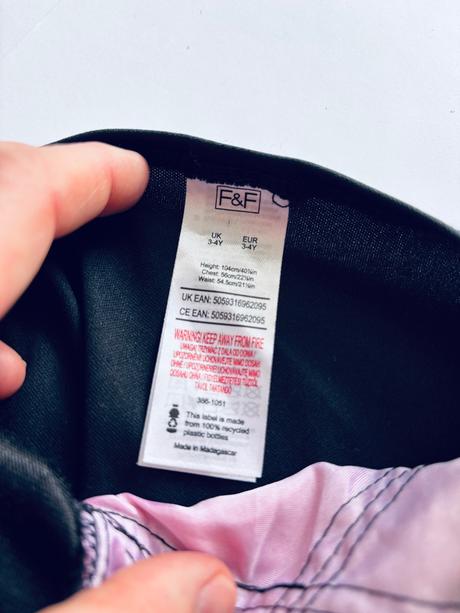 An17/ kostým čarodějka- v.3/4 roky,