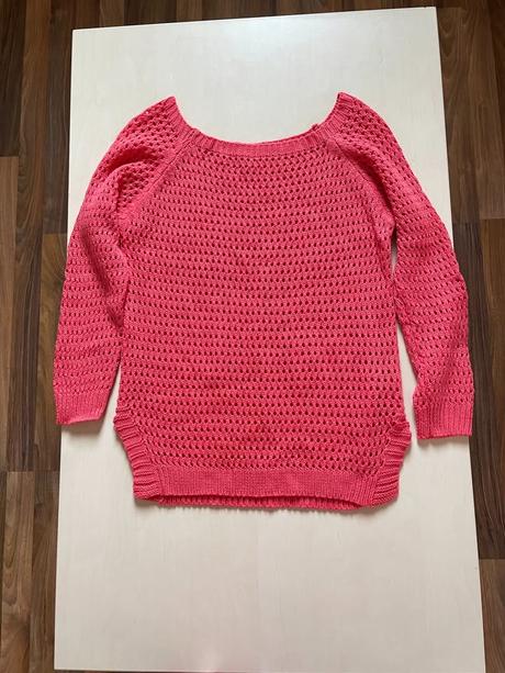 Děrovaný svetřík, vel neuvedena cca s/m, s