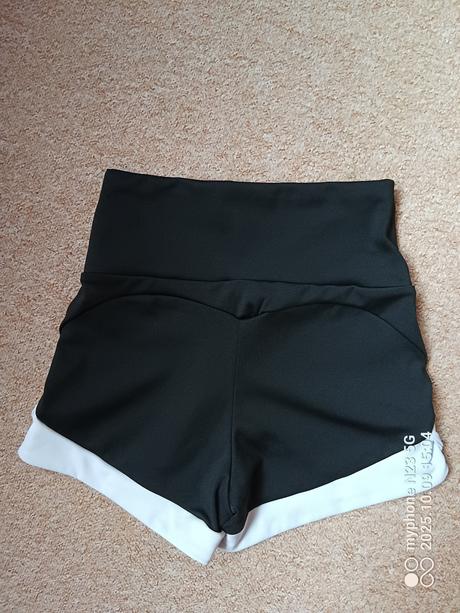 Šortky fitness zn."shein" vel."s", s