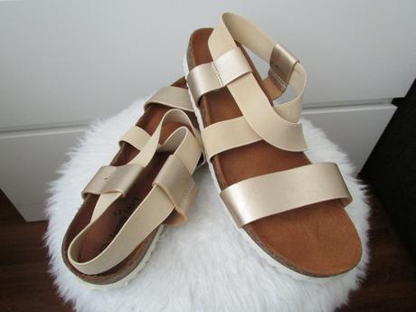 Páskové sandály, 41