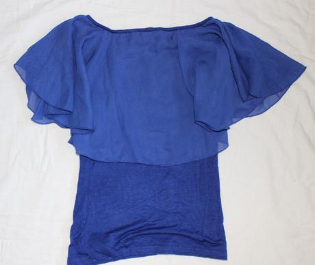 Ho20. korálově modrá blůzka s volánem 10-11 let, 146