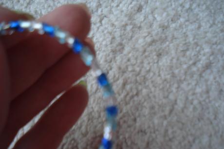 Náramek z korálků,