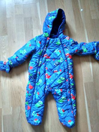 Modrá zimní kombinéza, 74