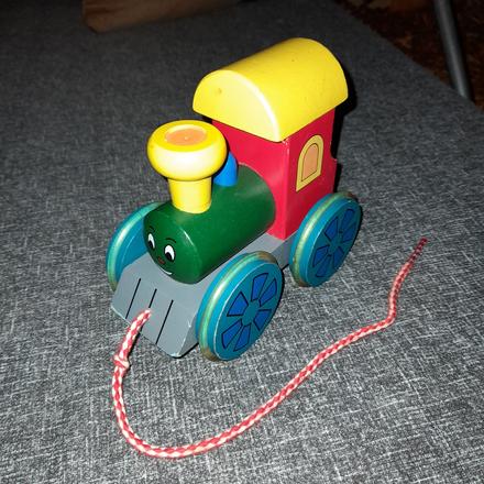 Dřevěná barevná tahací mašinka, vláček, 