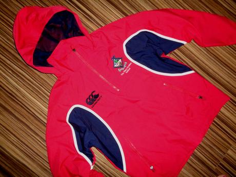 Luxusní červená sportovní bunda, 152
