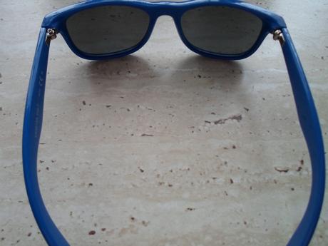 Modré sluneční brýle, 