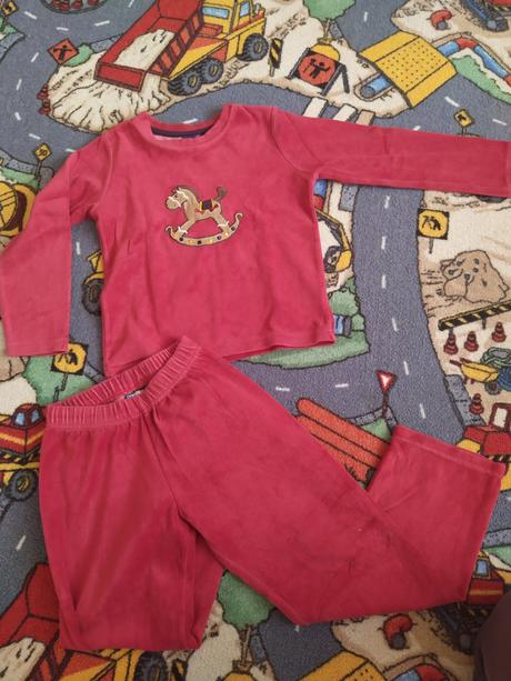 Červené pyžamo 110/116, lupilu,110
