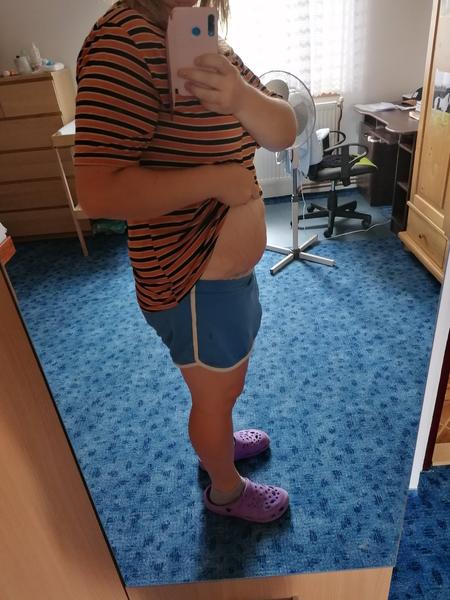 Je normální mít takhle velké břicho na začátku 11. týdne?