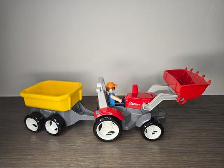 Traktor s přívěsem a figurkou, igráček multigo,