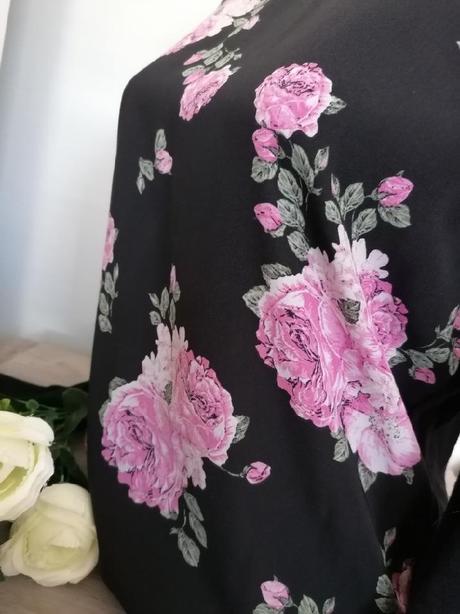 Svetřík s růžemi, 36