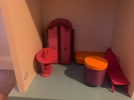 Drevená polička - domček, 