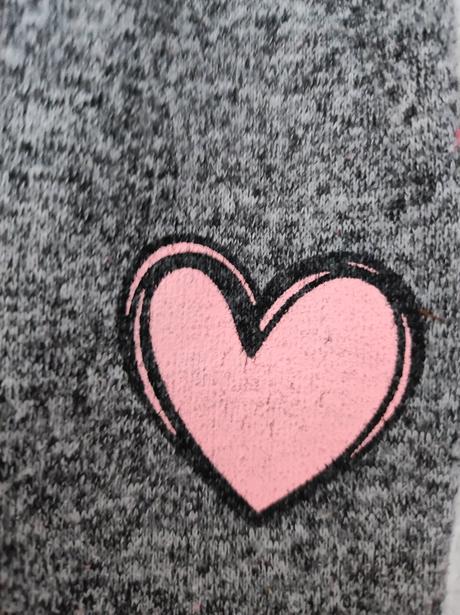 Teplejší tepláky 110-116, 110