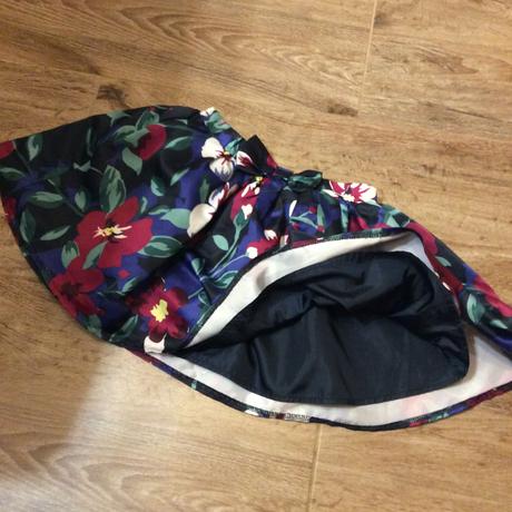 Slavnostní sukýnka s velkými květy, 116