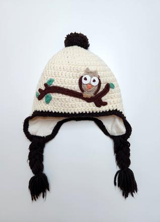 Háčkovaná teplá čepice s copánky vel. 6-10 let, 128