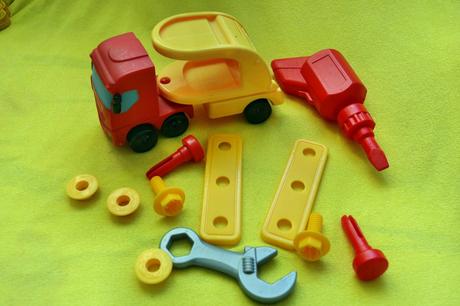 Auto tahač a nářadí, 