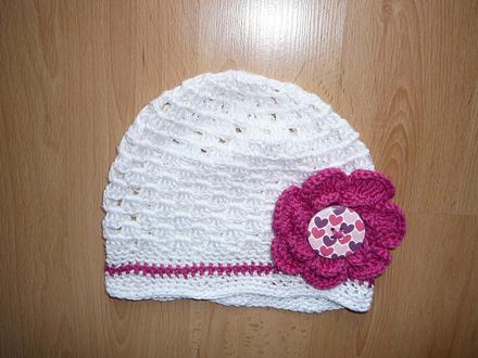 Nenošená ručně háčkovaná čepička, 86