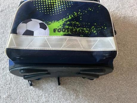 Školní aktovka still s fotbalistou,