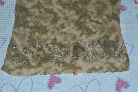 Zelené bavlněné triko zdobené kamínky vel. 116/122, 116