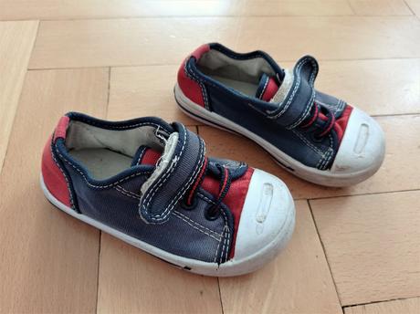 Tenisky, stélka 147 mm, 23