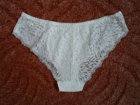 Bílé krajkové kalhotky 3 kusy, m
