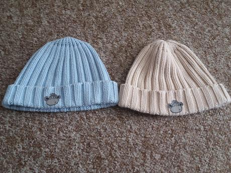 Čepice pro dvojčata, 86