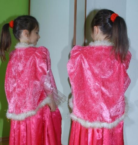 Karnevalová pelerína princezna šípková růženka,