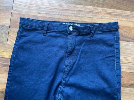 Tmavě modré nenošené džíny / super skiny, vel xl,, clockhouse,xl