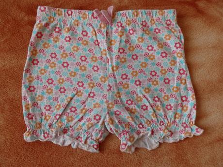 Kraťasy s kytičkami, cherokee,86