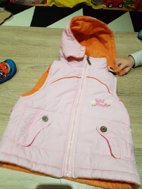 Teplejší dívčí vesta, 80