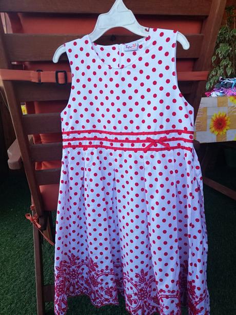 Saty dívčí vel. 122., 122