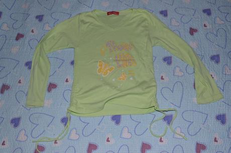 Zelené tričko s obrázkem, na boku nabírané 116/122, 116